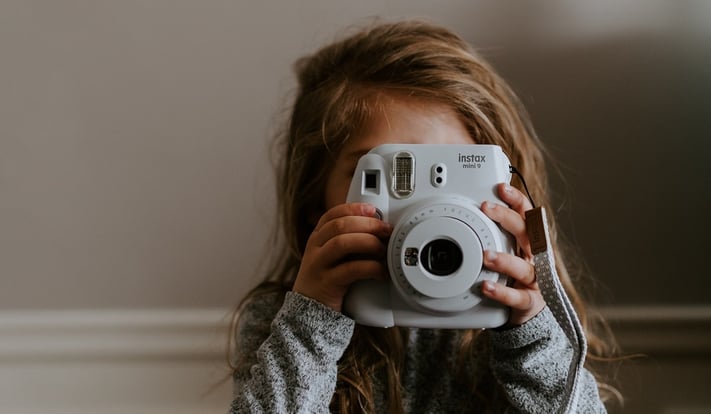 Apprendre à décrire des images en anglais