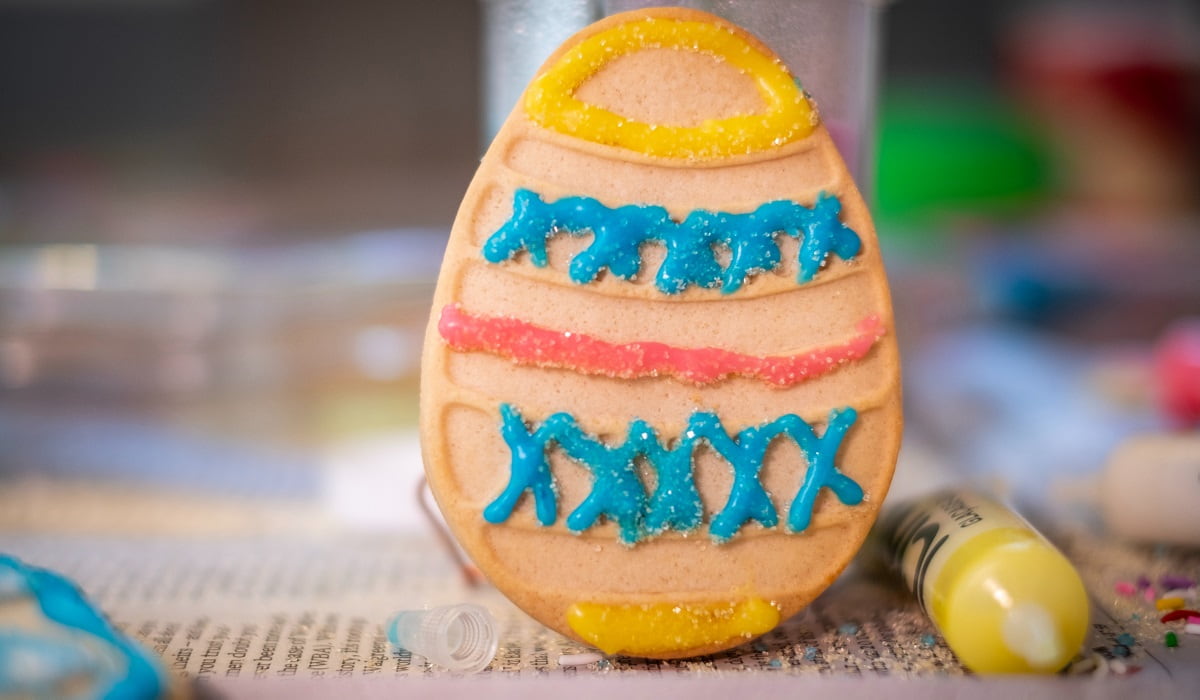 Activités manuelles avec des œufs de Pâques pour les enfants